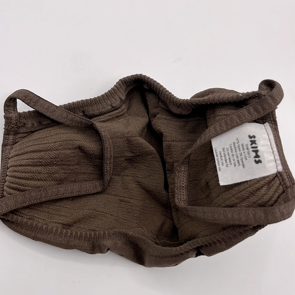 SKIMS Face Mask Cocoa - Picture 3 of 4